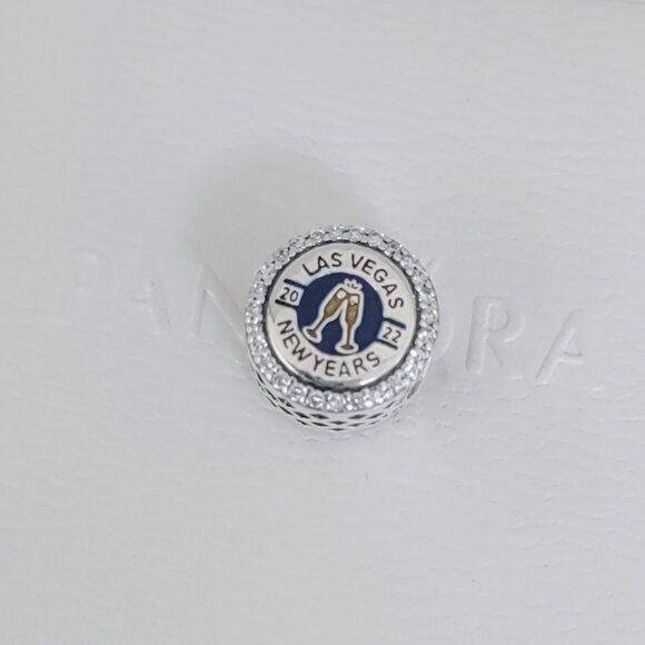 Pandora Las Vegas Bead Charm 2022 New Years Champagne Flutes Pendant S925 Silver - Picture 2 of 7